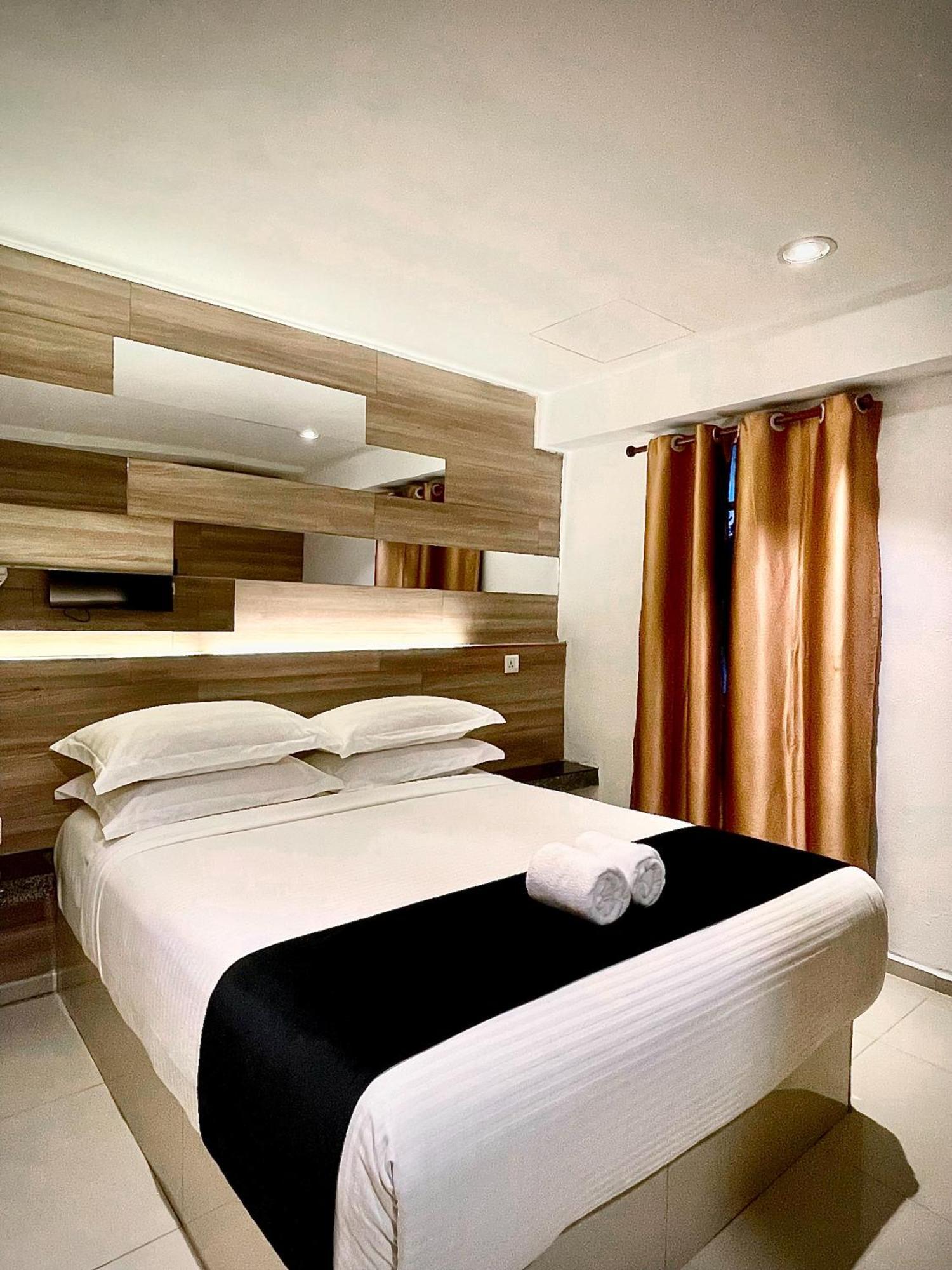 סרמבאן Hotel Villa מראה חיצוני תמונה